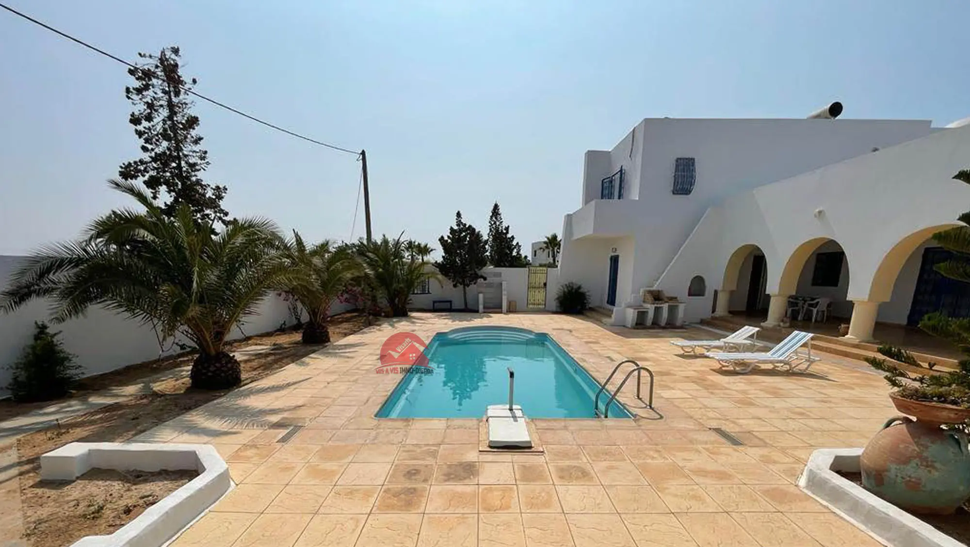 LOCATION ANNUELLE VILLA AVEC PISCINE PRIVÉE À DJERBA - RÉF L740