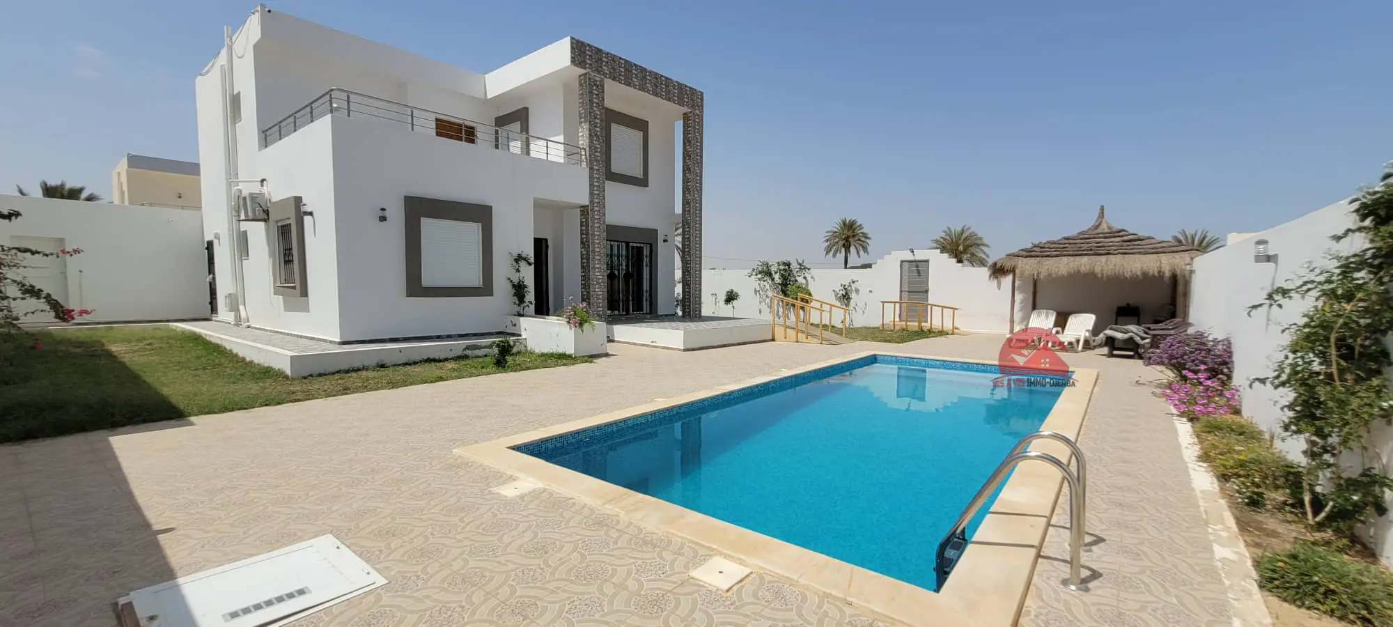 GRANDE VILLA AVEC PISCINE À DJERBA - RÉF L762