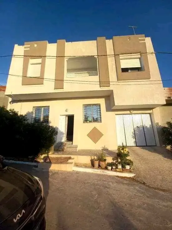 Vente deux maisons S3 et studio pas fini Hammamet 