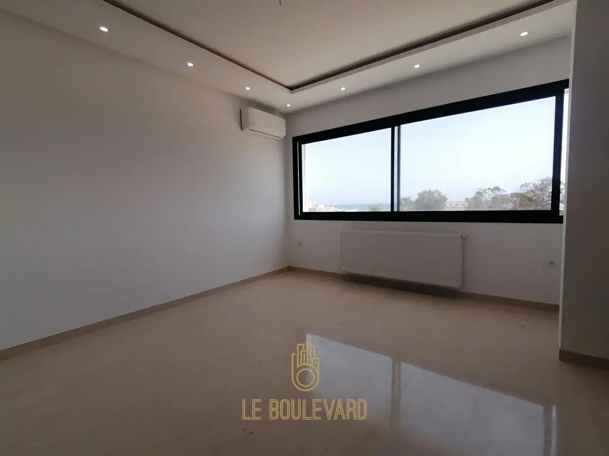 A Louer Etage De Villa S+2 Vue Sur Mer à Cité El Riadh, Nabeul