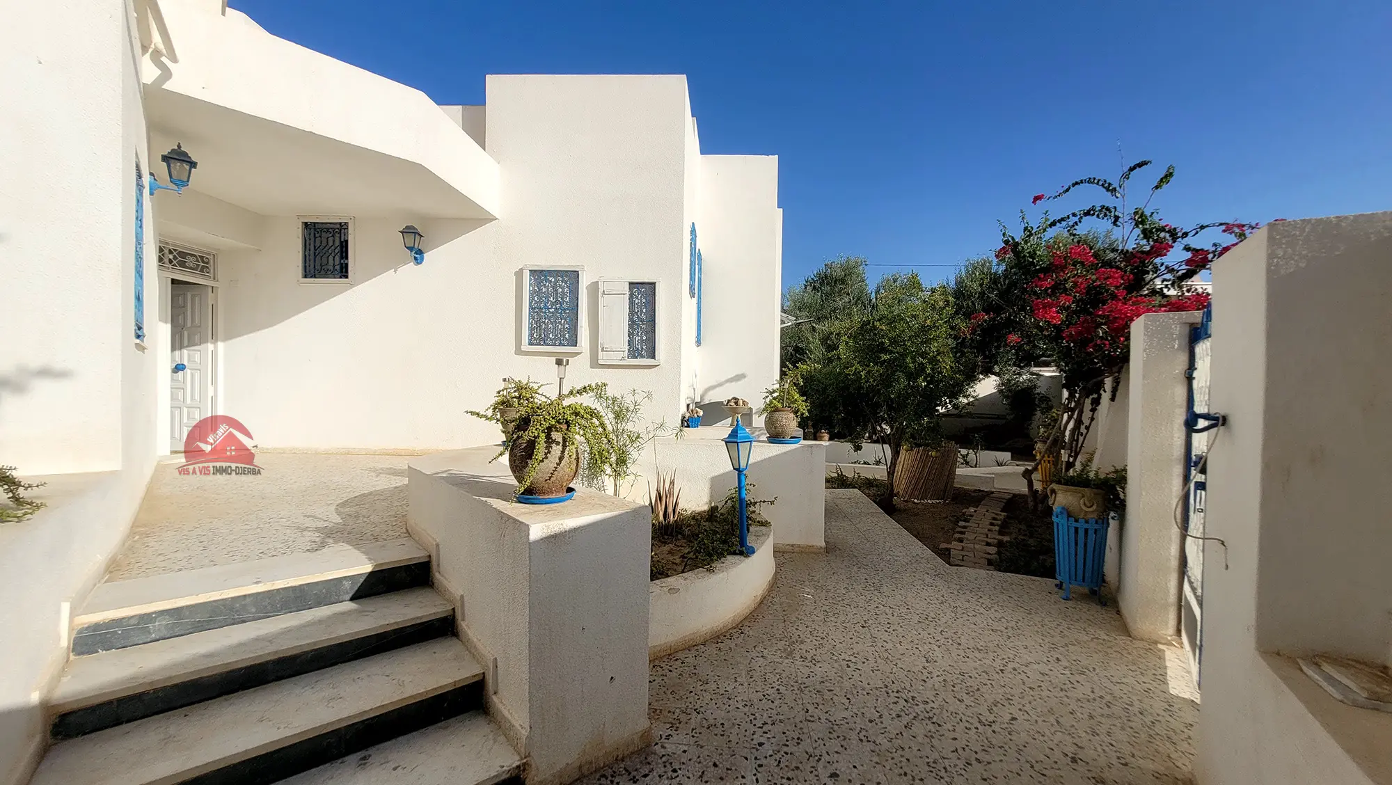 VENTE GRANDE VILLA À HOUMT SOUK DJERBA ZU - RÉF V646