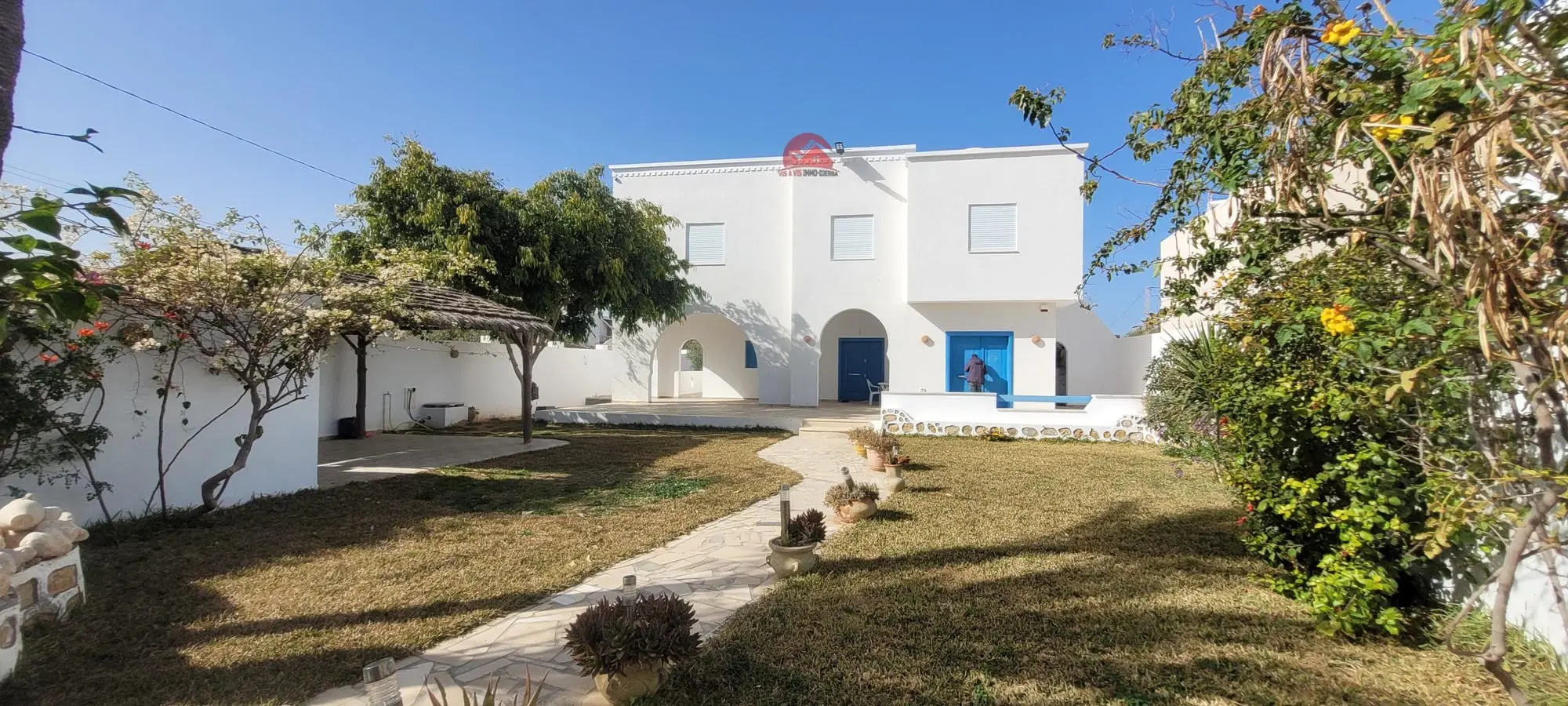 VILLA AVEC ÉTAGE INDÉPENDANT À VENDRE À DJERBA  - RÉF V673