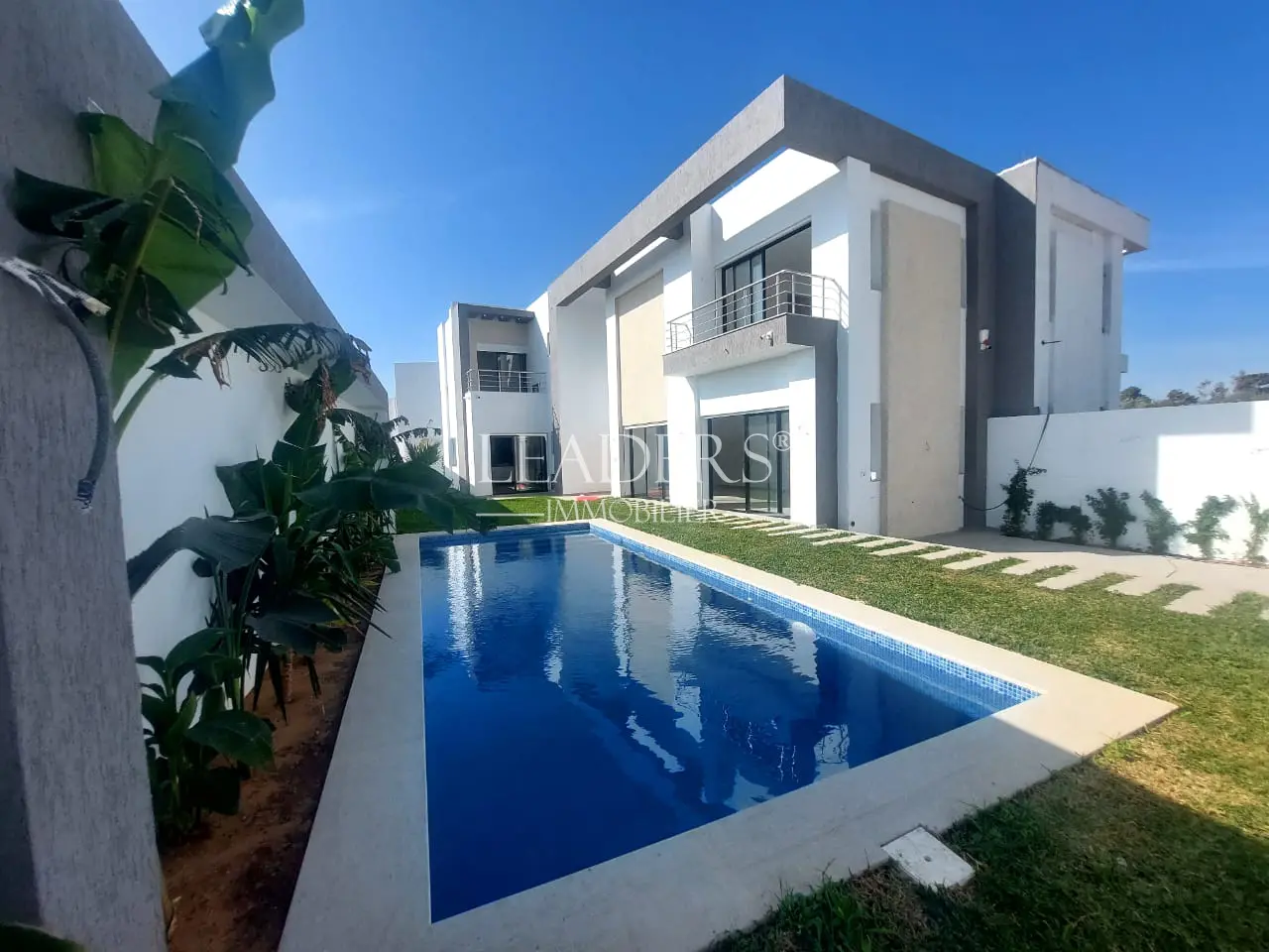 A vendre villa S+4  à hammamet nord