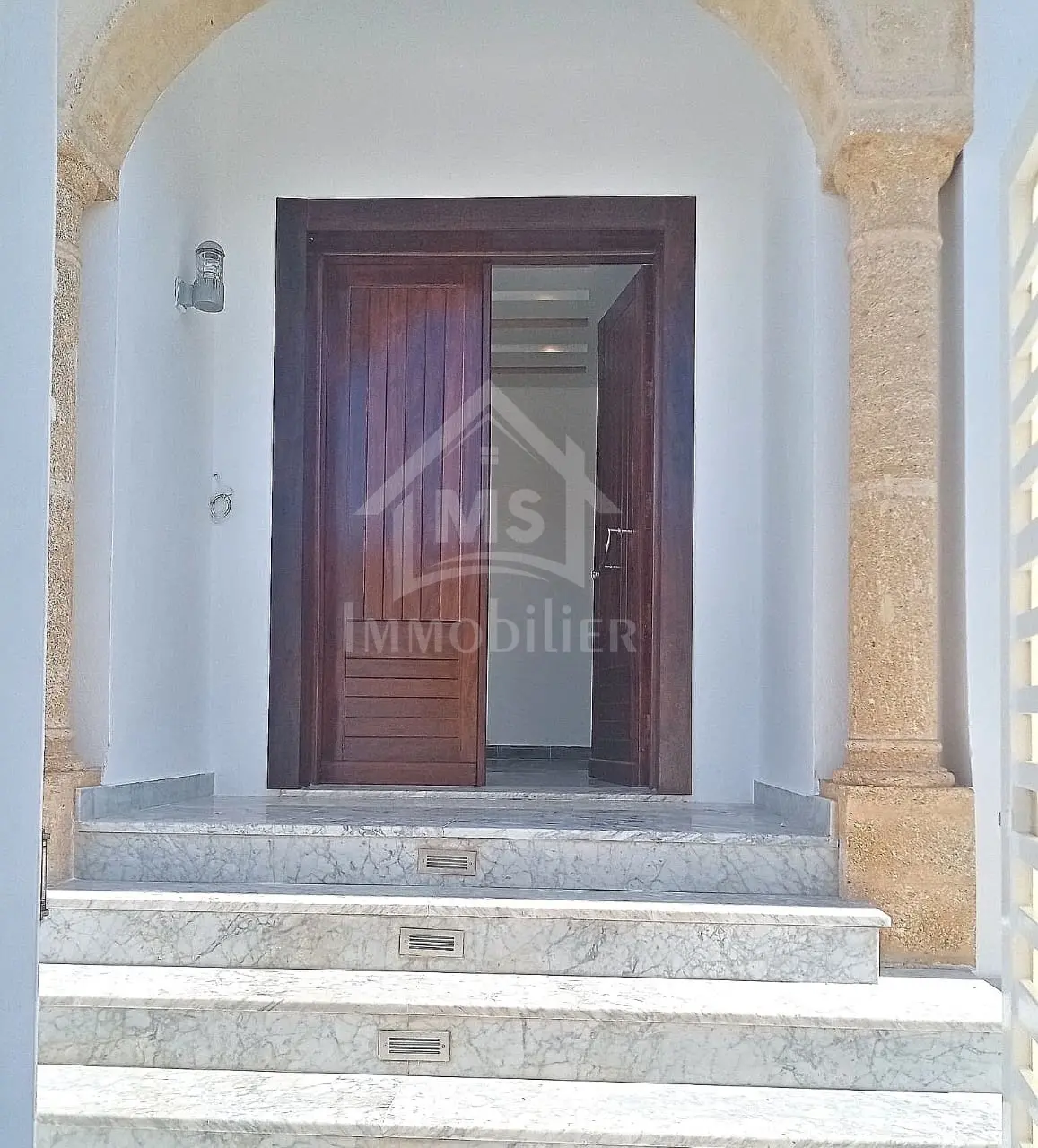 Bel étage de villa à vendre à Nabeul 51355351