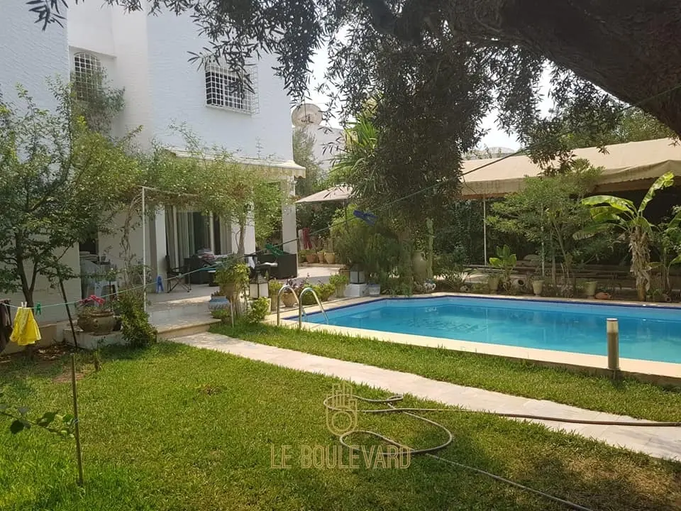 A Vendre Villa Duplex S+4 avec Piscine à Manaret Hammamet