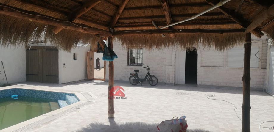 A VENDRE UNE VILLA AVEC PISCINE A MIDOUN DJERBA