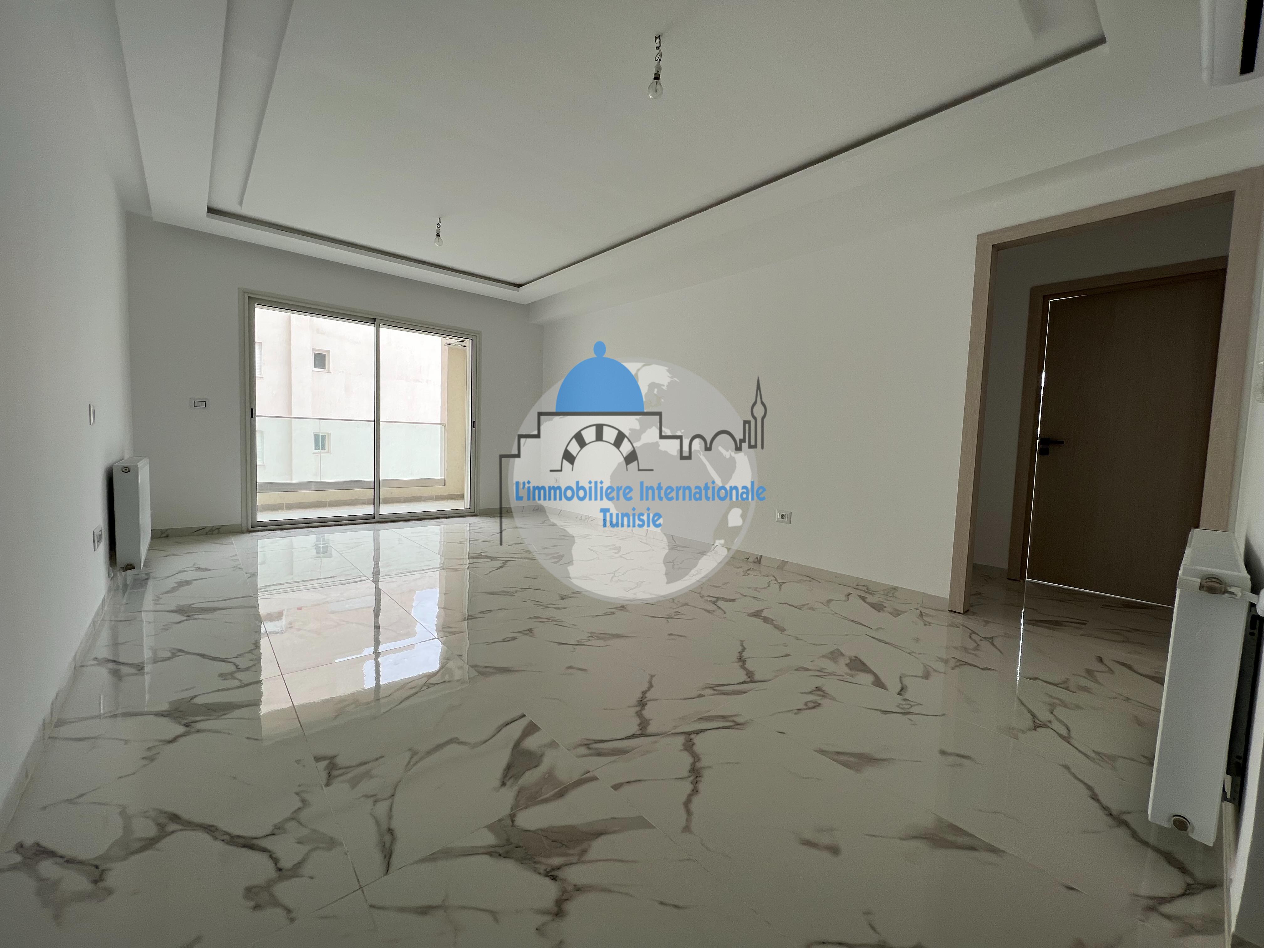 A vendre un appartement S+3 très haut standing à Sahloul