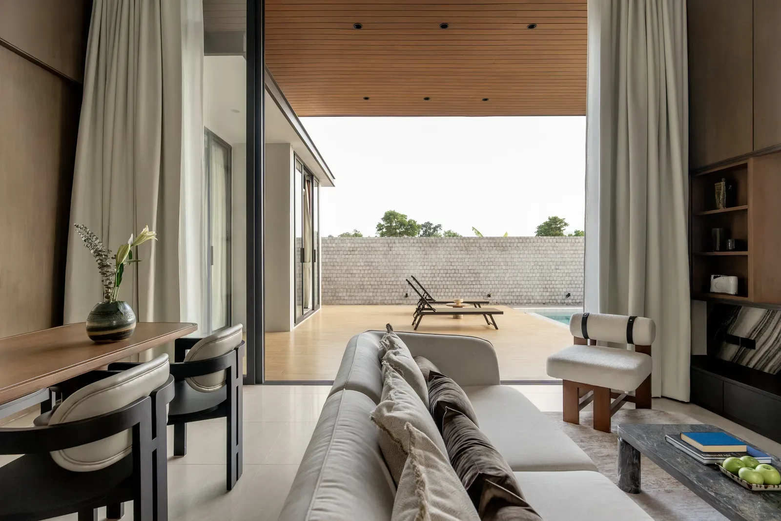 AXIS Luxury Villa 13