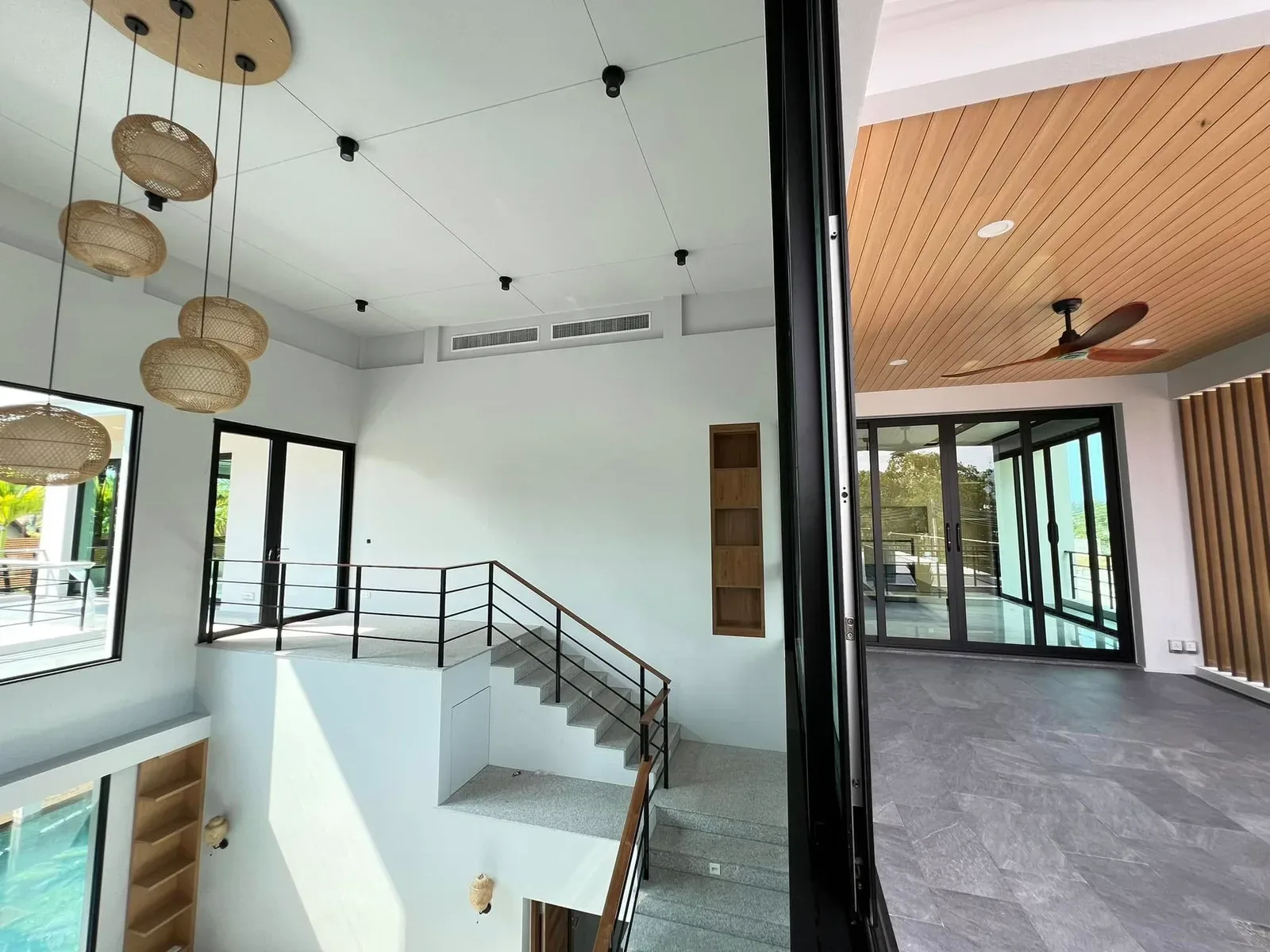 Baan Komuth 10