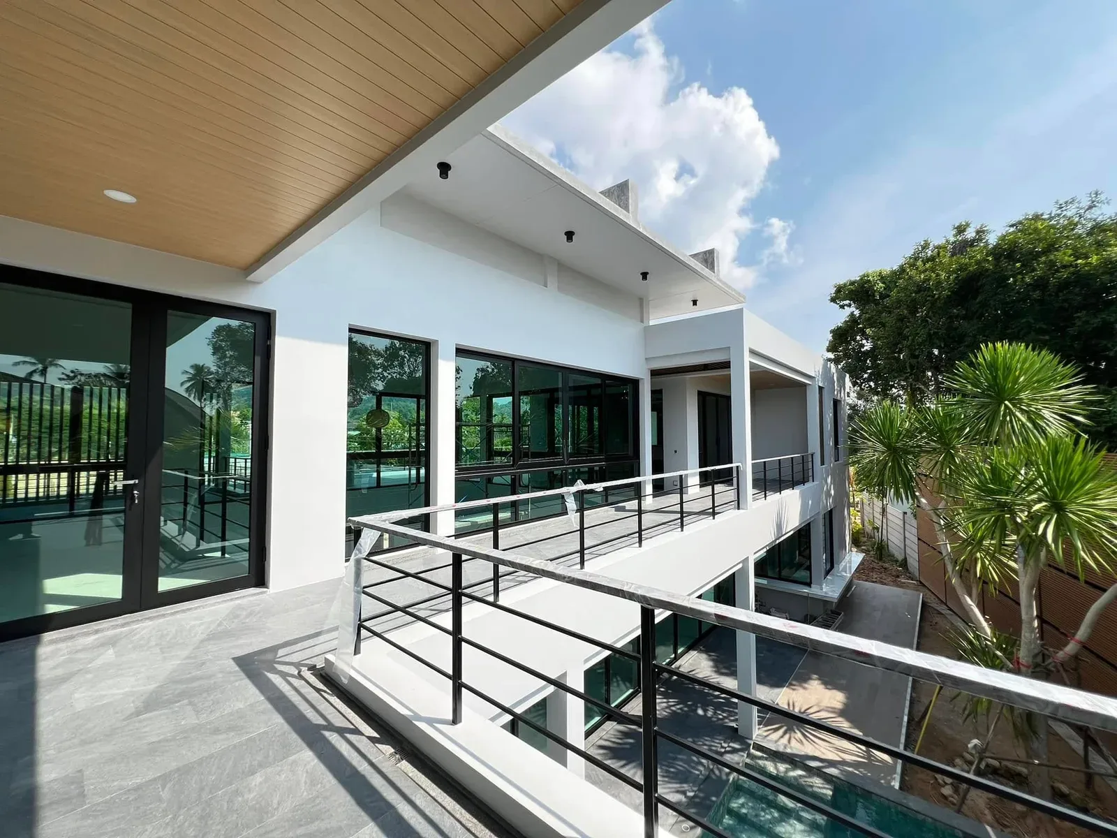 Baan Komuth 4