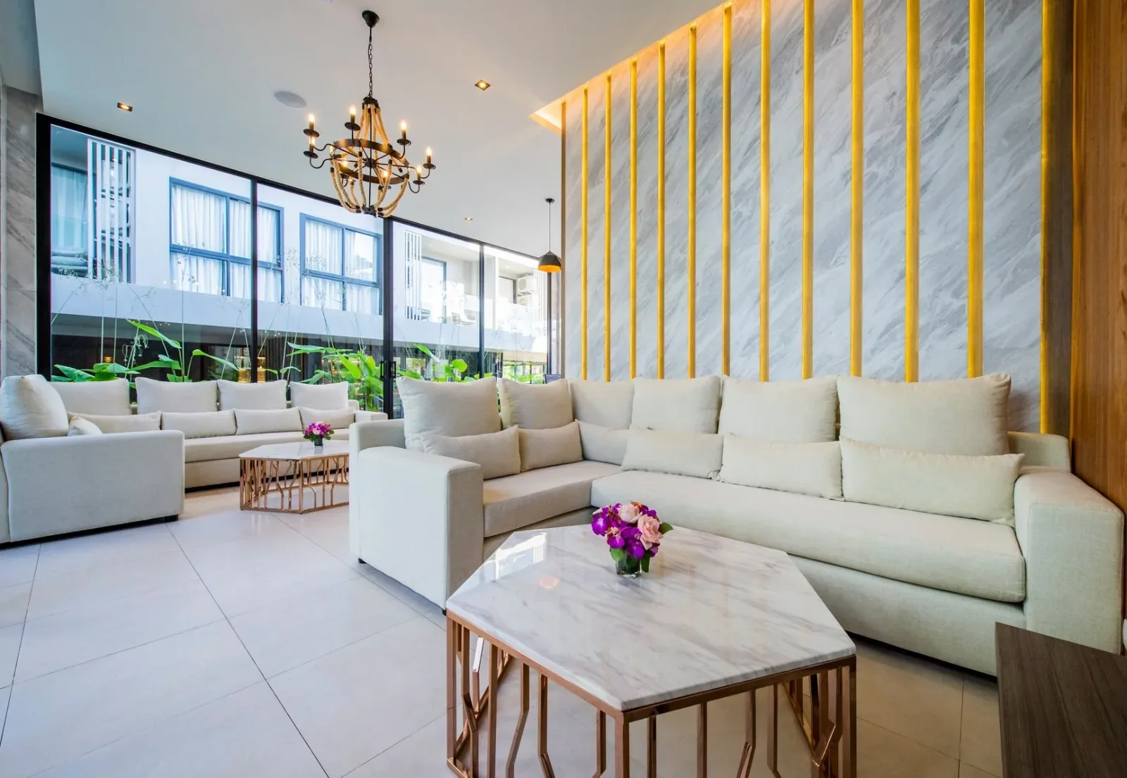 Diamond Condominium 4
