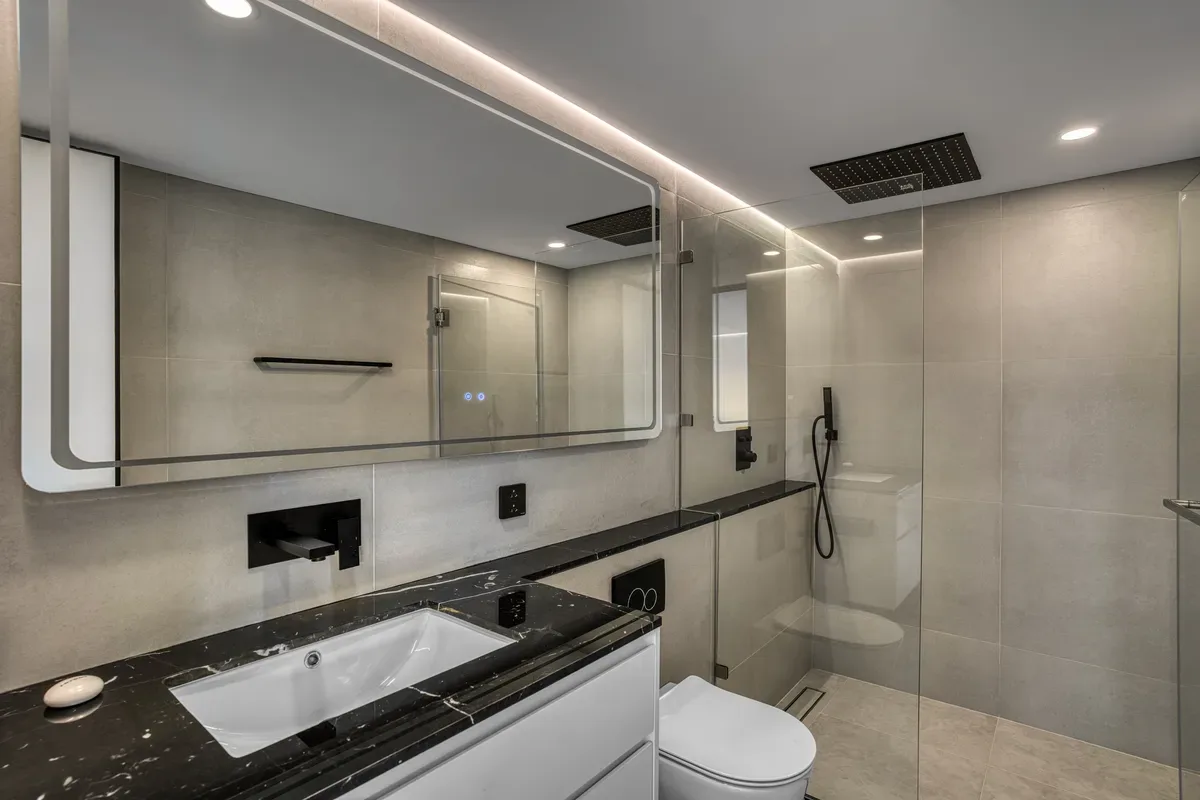 Essence 61