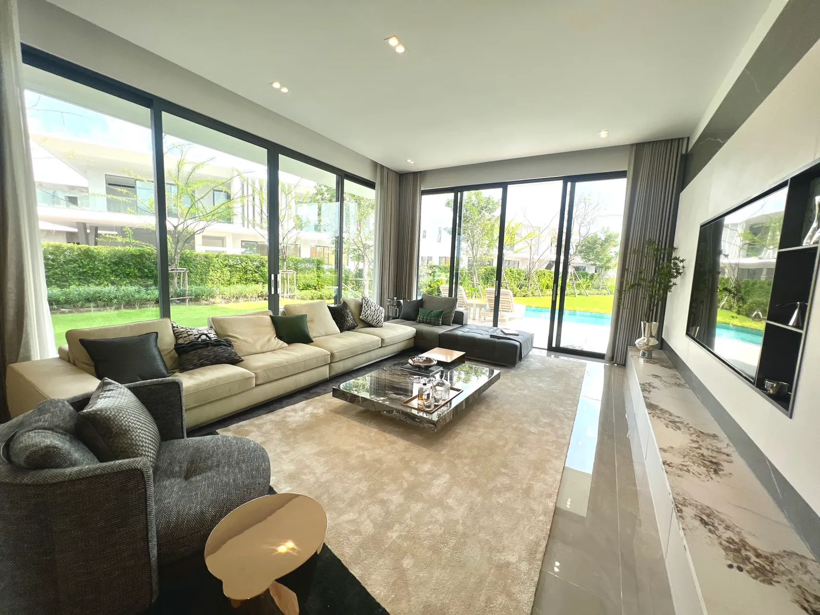 Glory Village 8