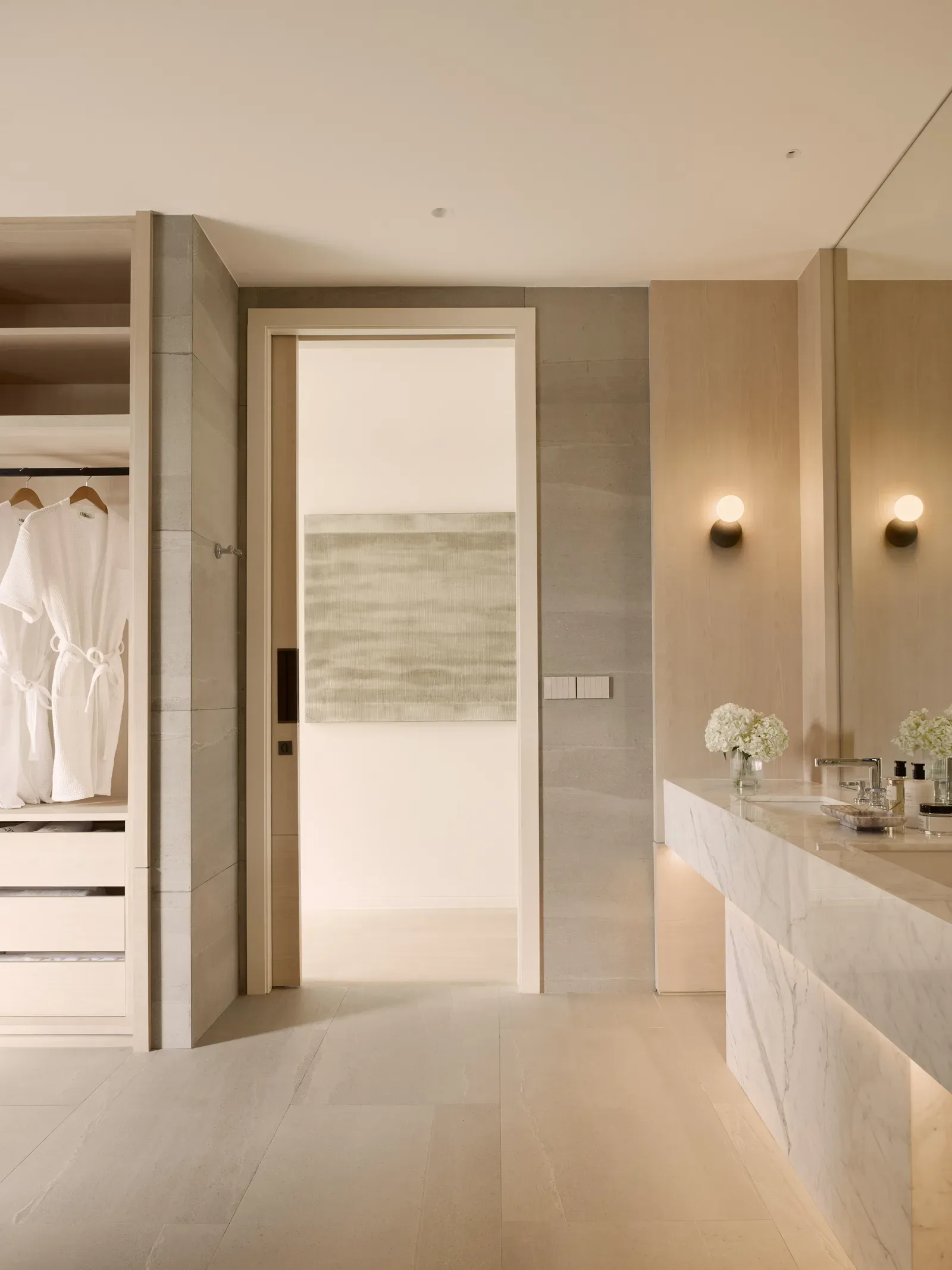 Lavish Estates 70