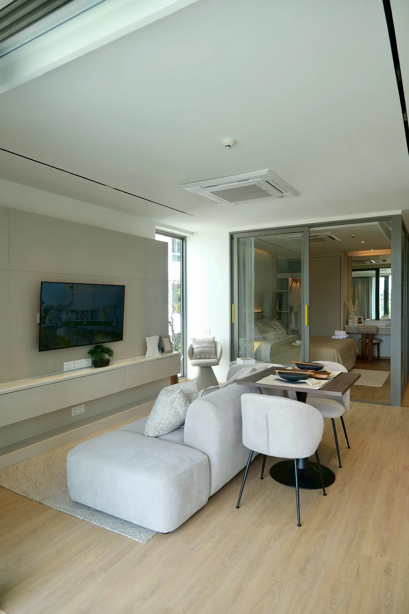 The Aqua 36