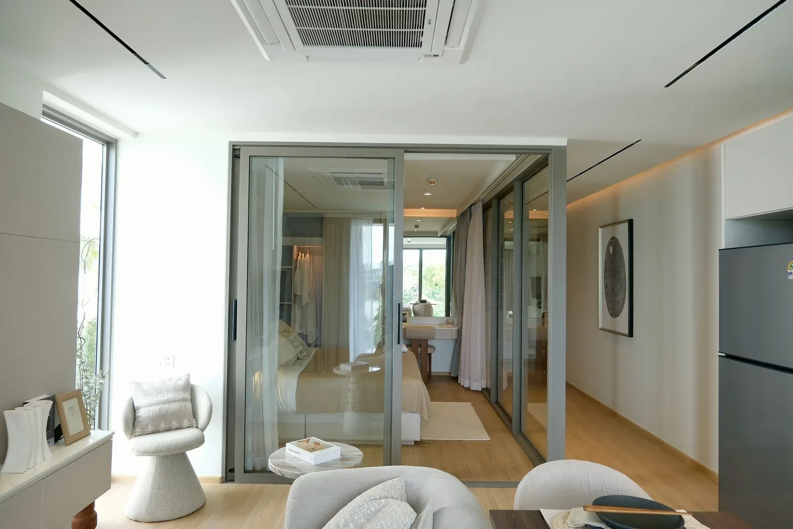 The Aqua 33