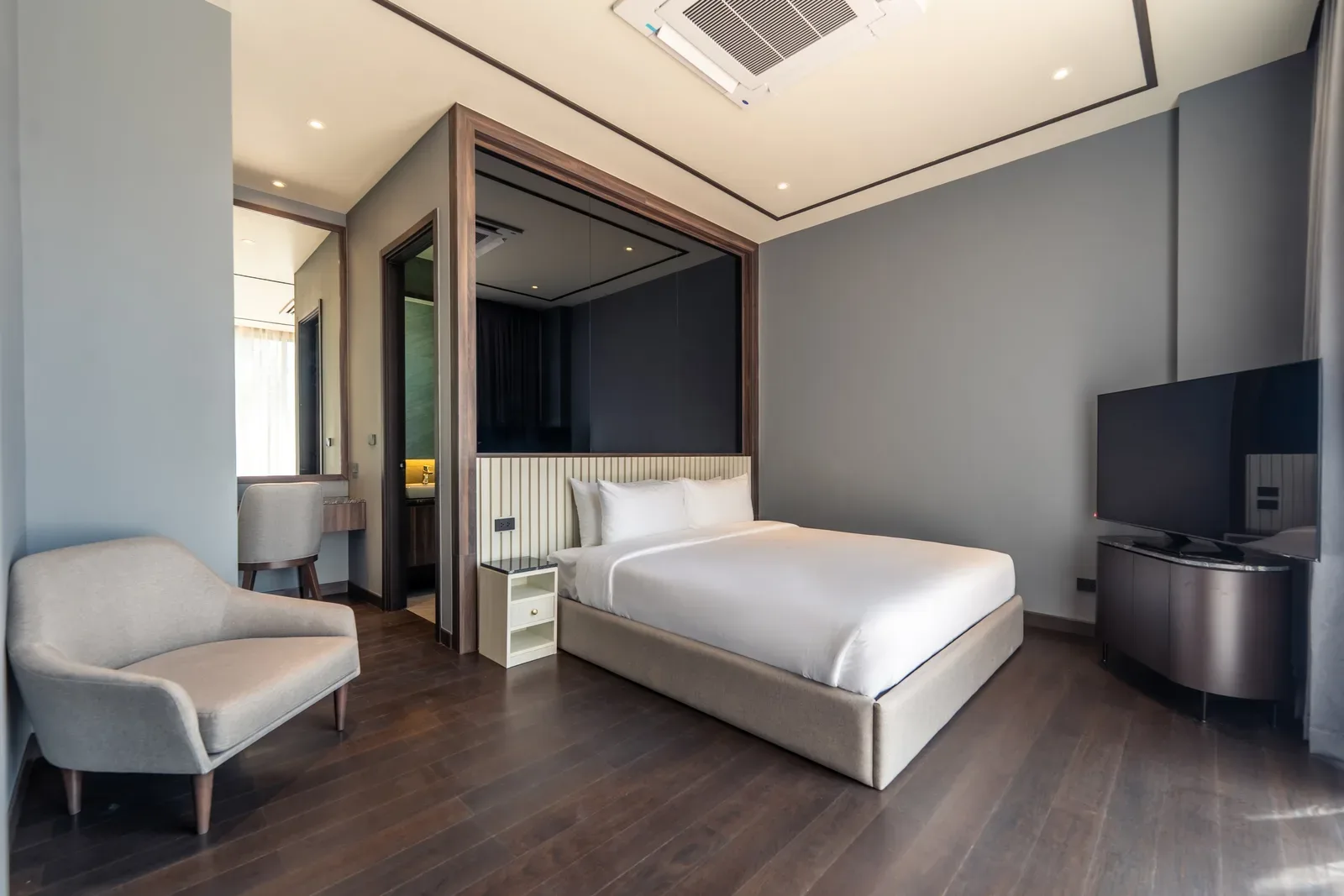 The Ozone Grand Residences 32