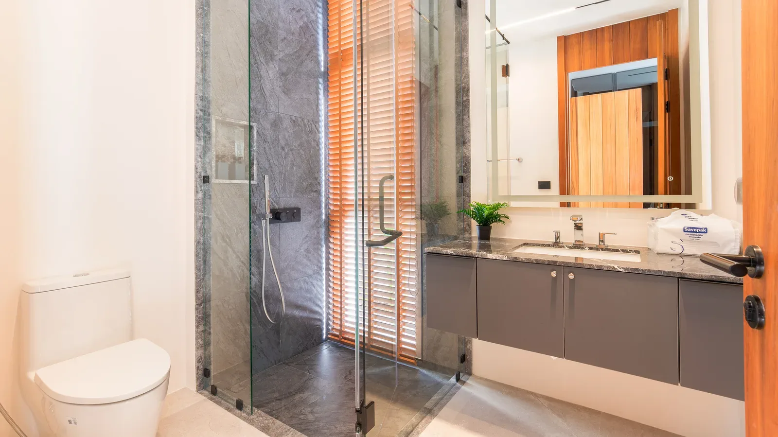 Zenithy Luxe 32