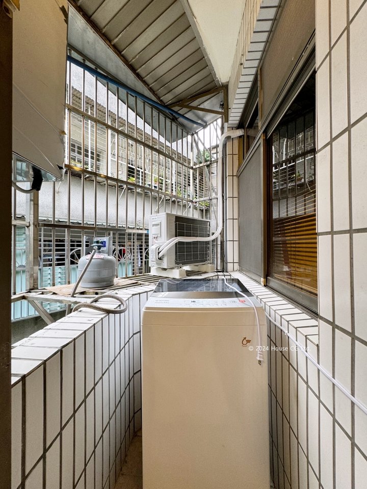 housecg/images/csbgrki23akg00bcrpb0/LINE_ALBUM_202411建國南路151-22_241109_1.jpeg