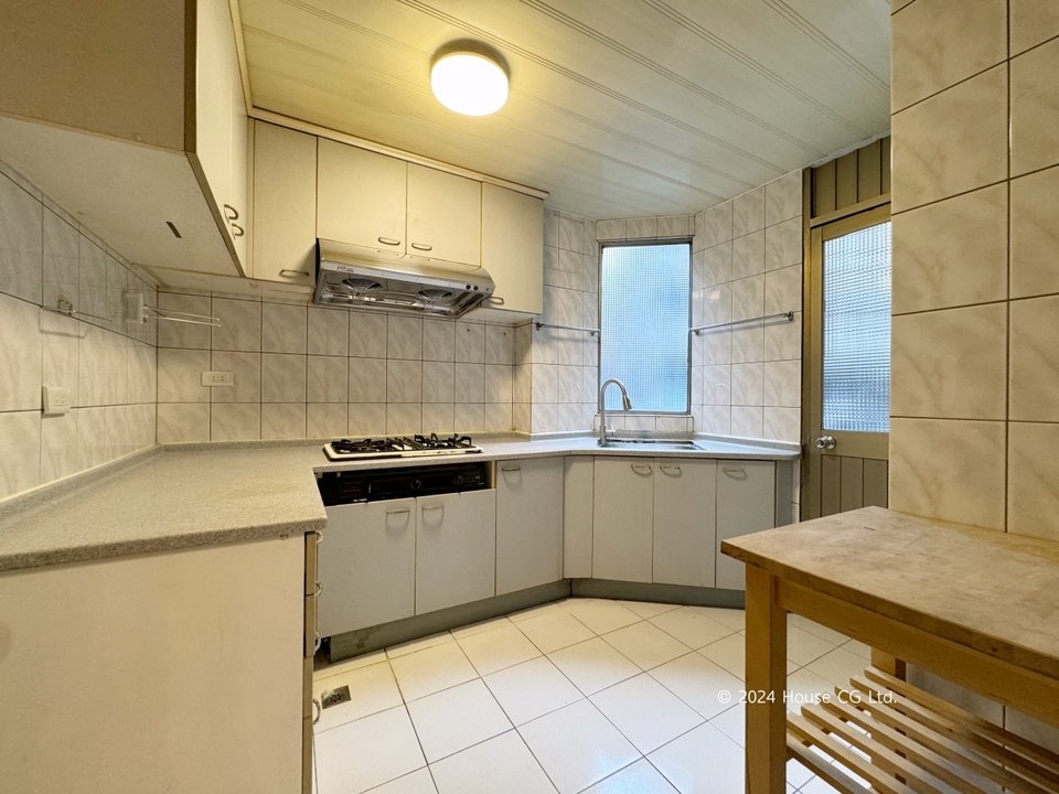 housecg/images/csbgrki23akg00bcrpb0/LINE_ALBUM_202411建國南路151-22_241109_3.jpeg