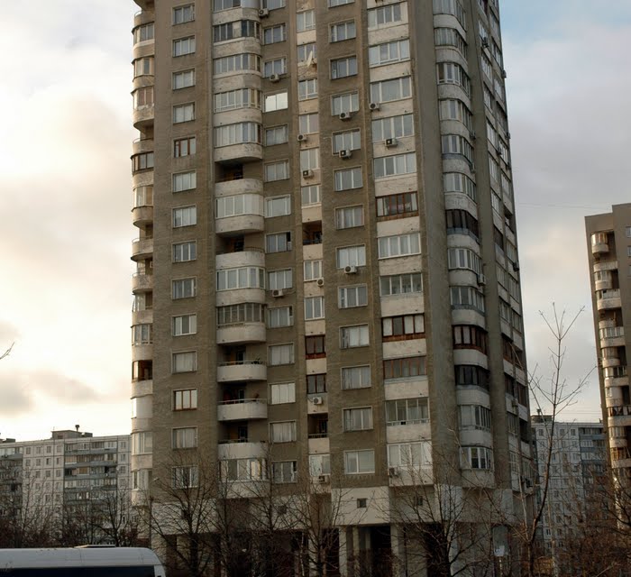 Дарницький бульв, 1 1