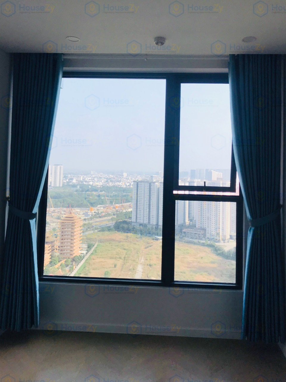 HouseZy - Khách hàng cho thuê căn hộ Lumier Riverside View tuyệt đẹp.