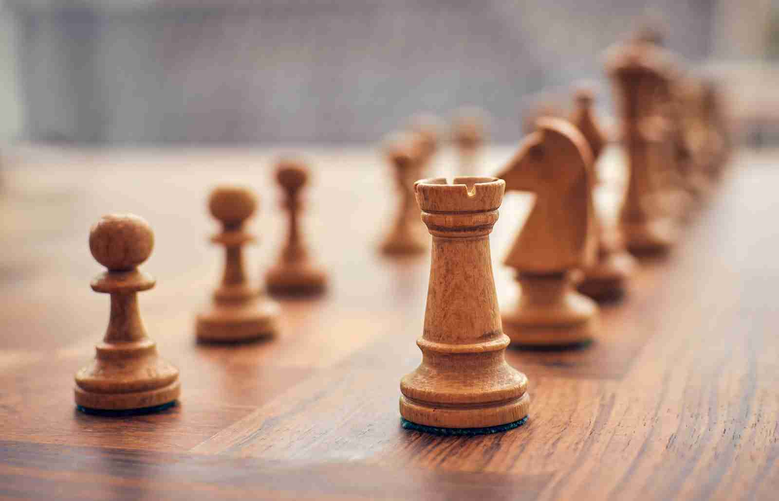 \"How How Do You Learn From Each Other In an Online Game?