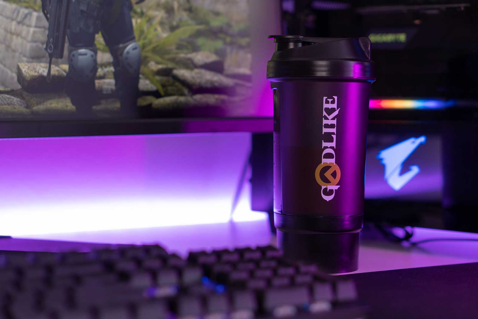 Godlike energy drink - poctivý cheat nejen do her