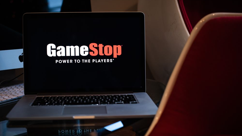 GameStop prý plánuje vytvořit vlastní tržiště pro herní NFT, akcie opět stouply