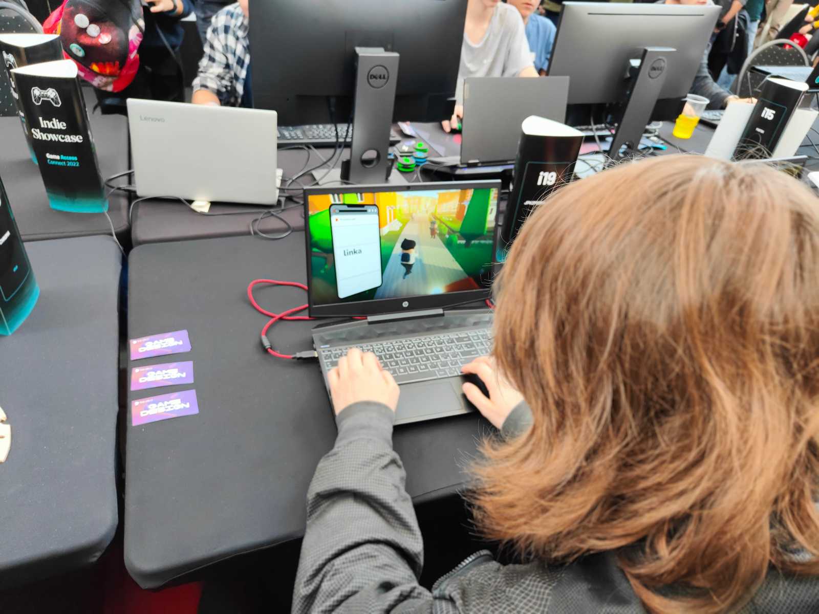 Hratelných dem bylo k dispozici několik desítek, většinou však šlo spíše o studentské hříčky, než hry s masovým potenciálem