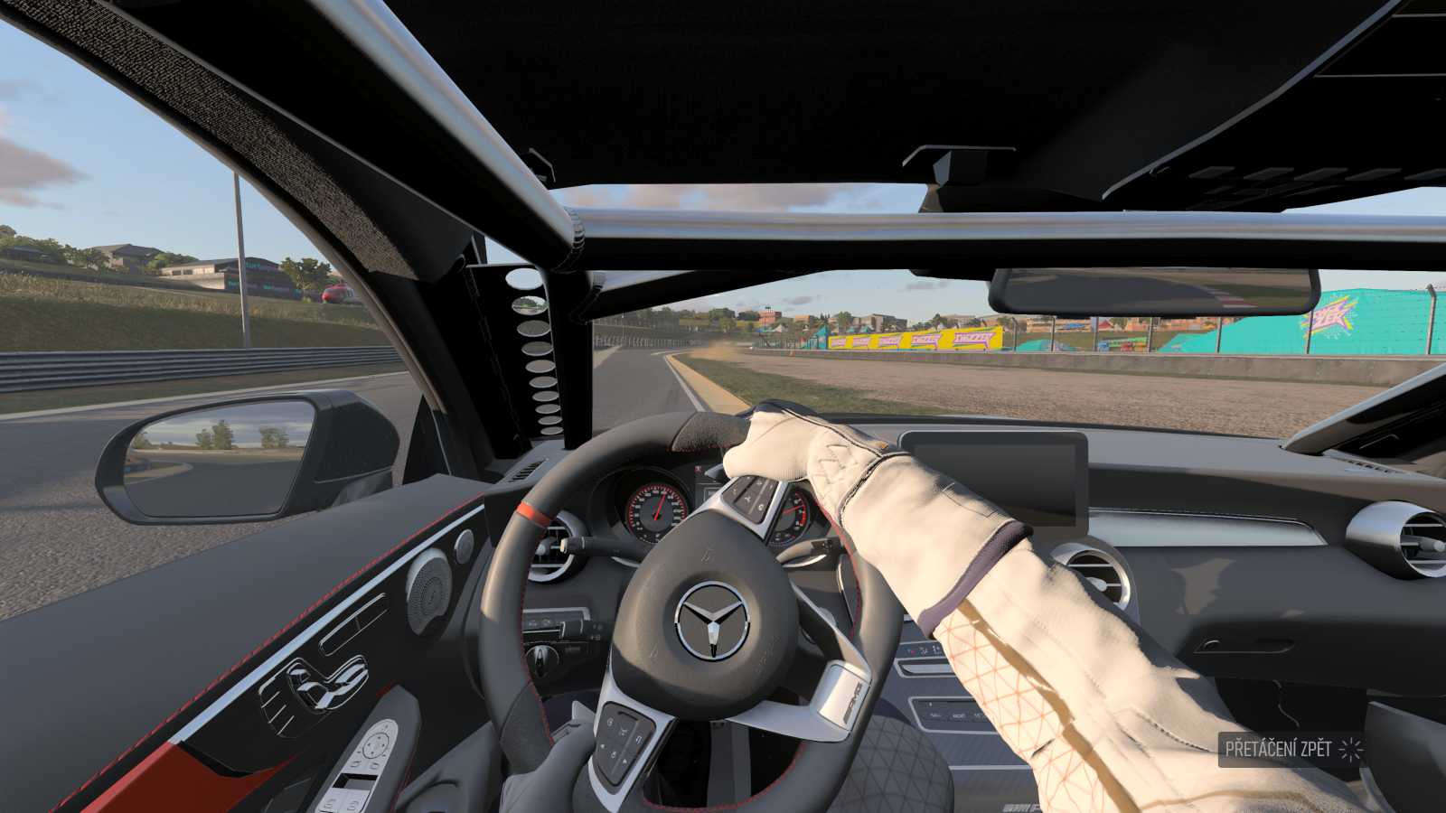 U některých modelů Mercedesu glitchuje znak na volantu.