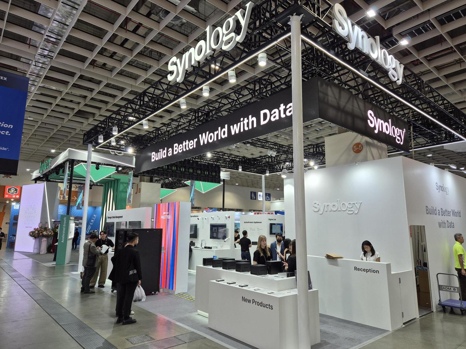 Synology na Computexu ukázalo domácí NAS BeeStation Plus i server PAS7700