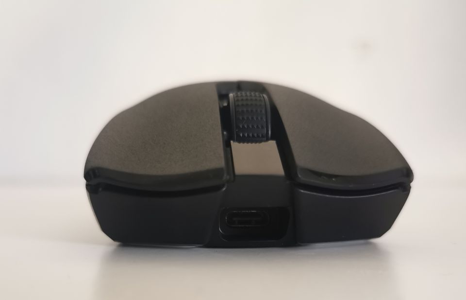 Recenze Razer Viper V2 Pro, současného premianta v oblasti bezdrátových myší