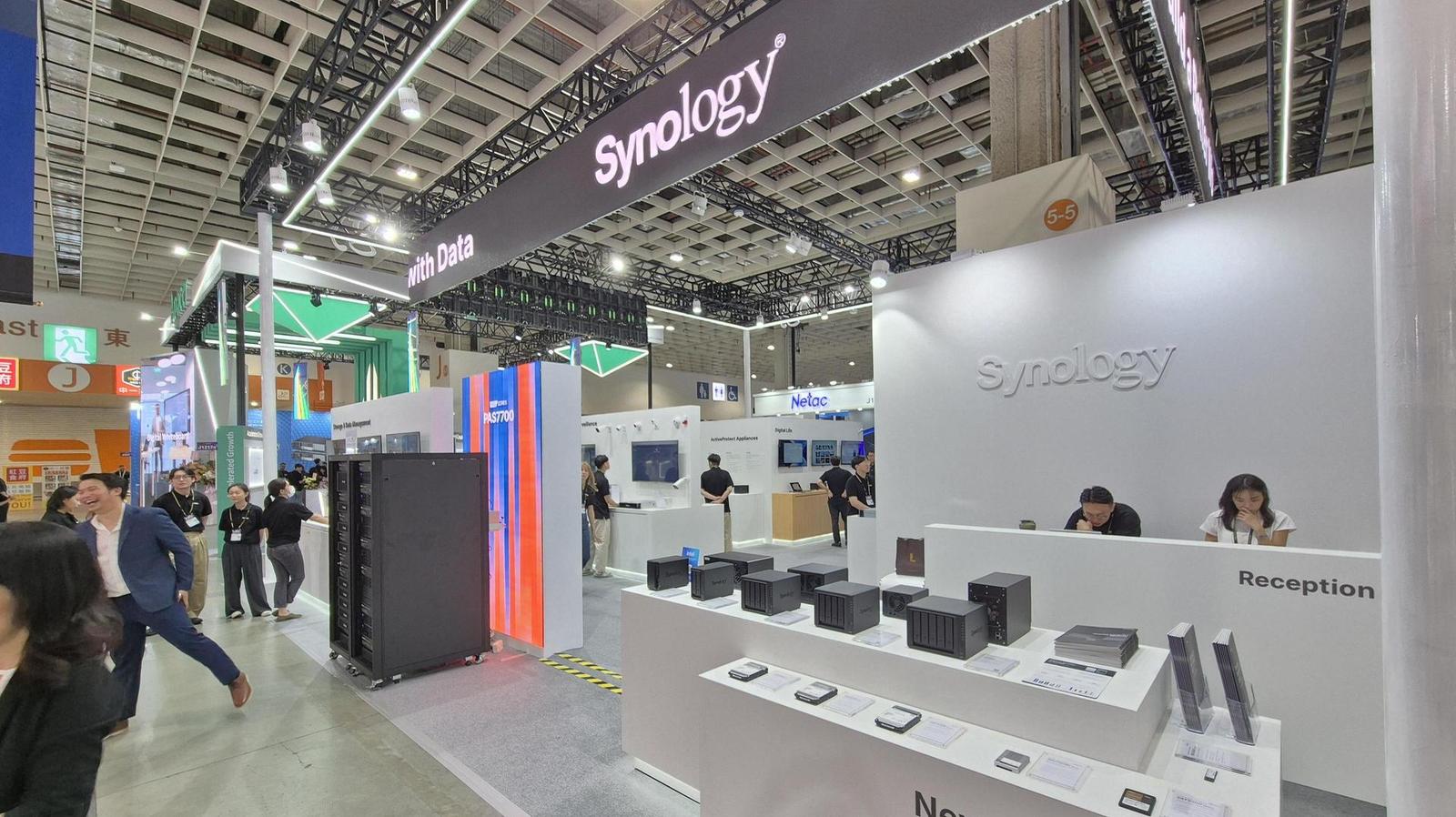 Synology na Computexu ukázalo domácí NAS BeeStation Plus i server PAS7700