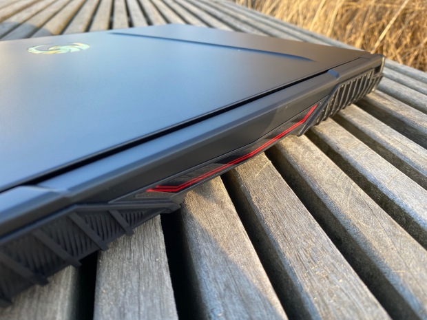 Notebook Alpha 15 od MSI pohání kombo od AMD a výsledek stojí za to