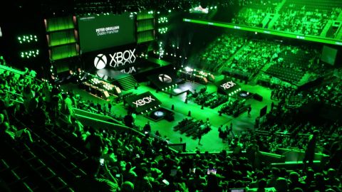 Xbox hlásí o třetinu nižší meziroční prodeje konzolí. Daří se ale službám, předplatná vydělala téměř miliardu dolarů za kvartál