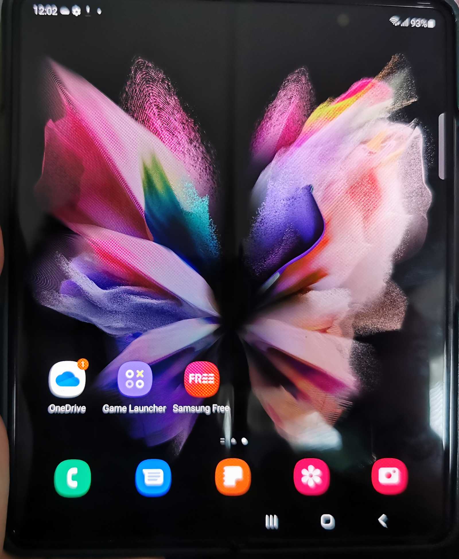 Jak se hraje na Samsung Z Fold 3 se sluchátky Galaxy Buds Pro?