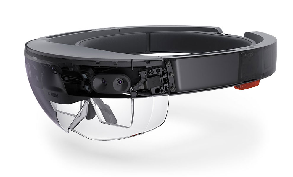 MS propustil desítky lidí z týmu HoloLens