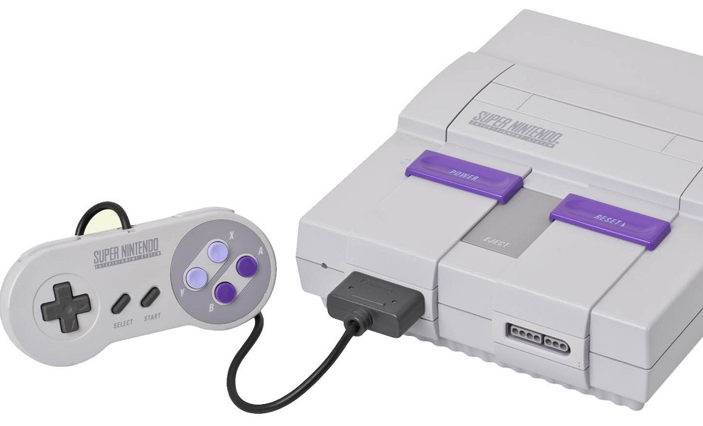 Mini SNES má delší kabel ovladače než NES