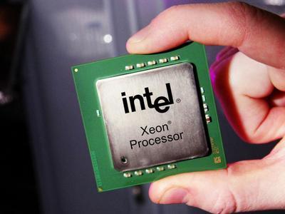 Intel pohřbil Pentium 4; věří, že výkonově převálcuje AMD