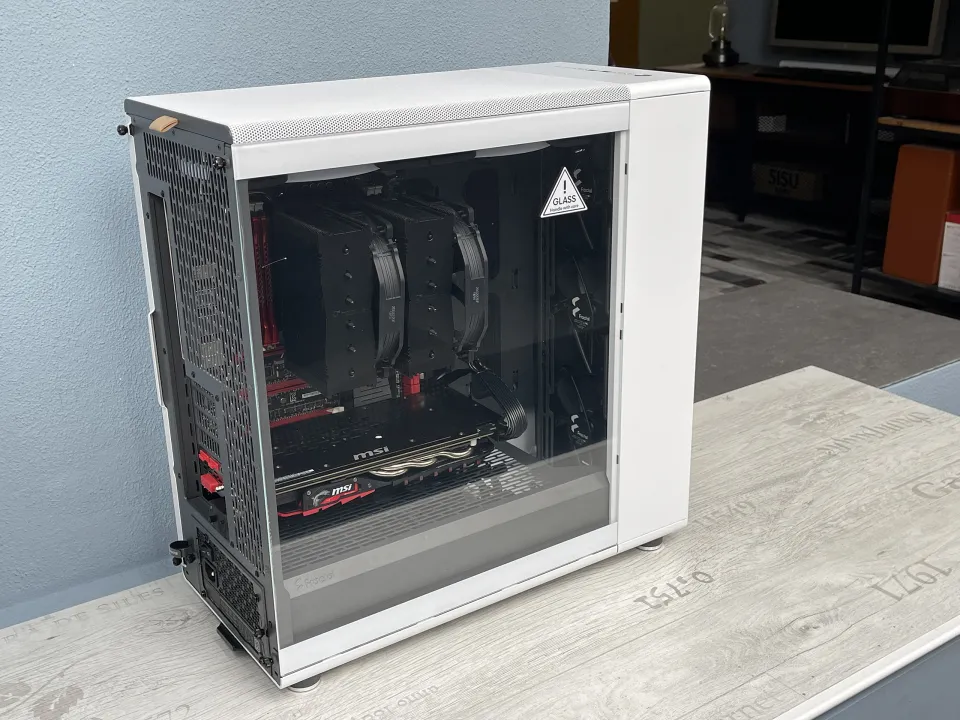 Test skříně Fractal Design North XL: skandinávský styl pro vaše PC