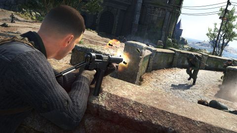Sniper Elite 5 v novém traileru láká na klíčové prvky. Slibuje pokročilou fyziku zbraní a široké možnosti v jejich úpravě