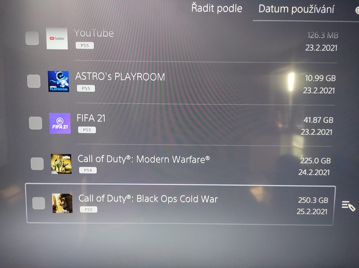 CoD: MW a BOCW se na PS4 500GB nevejdou