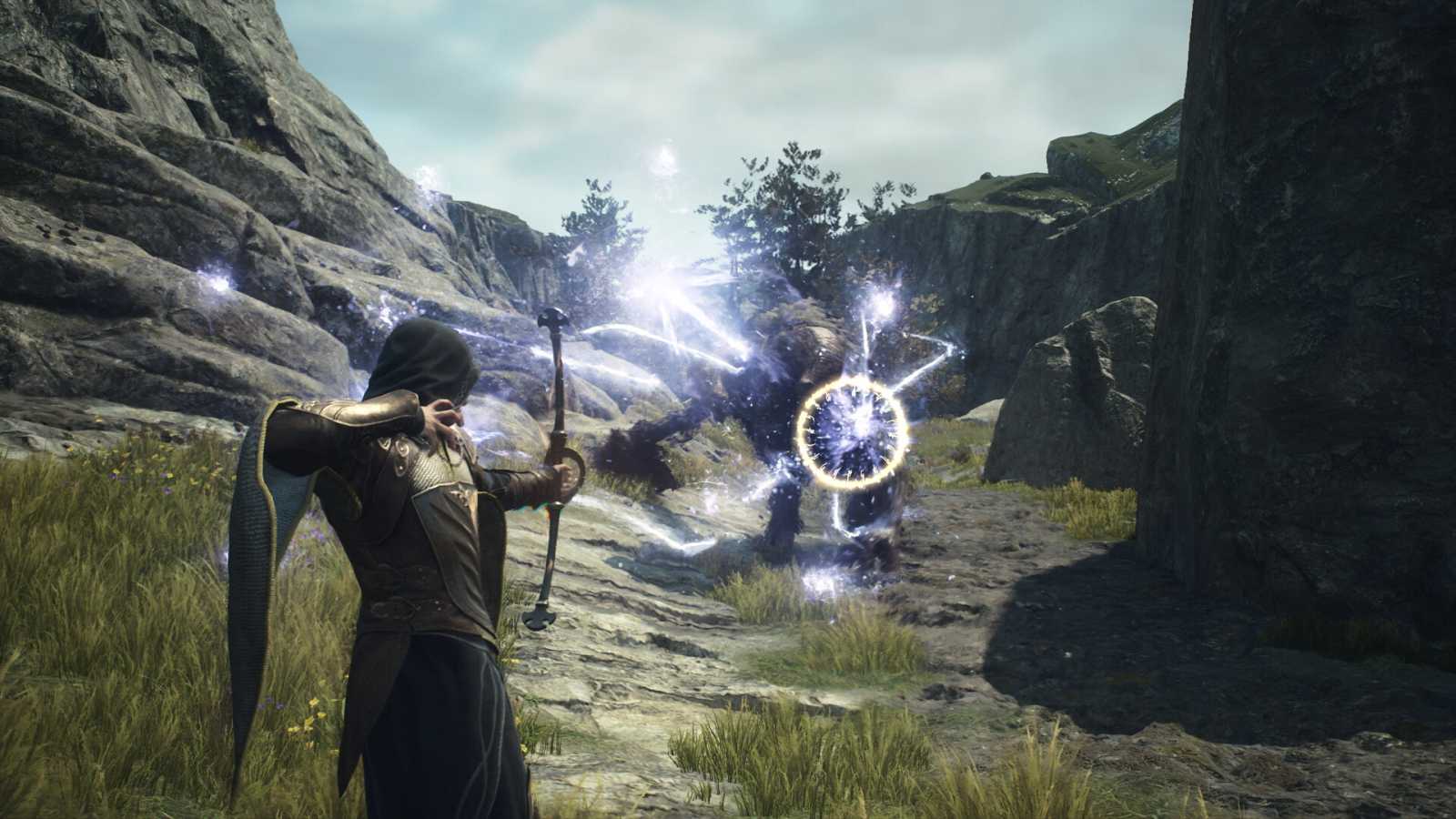 Fantasy dobrodružství Dragon's Dogma 2 se navzdory kritice prodejně daří 