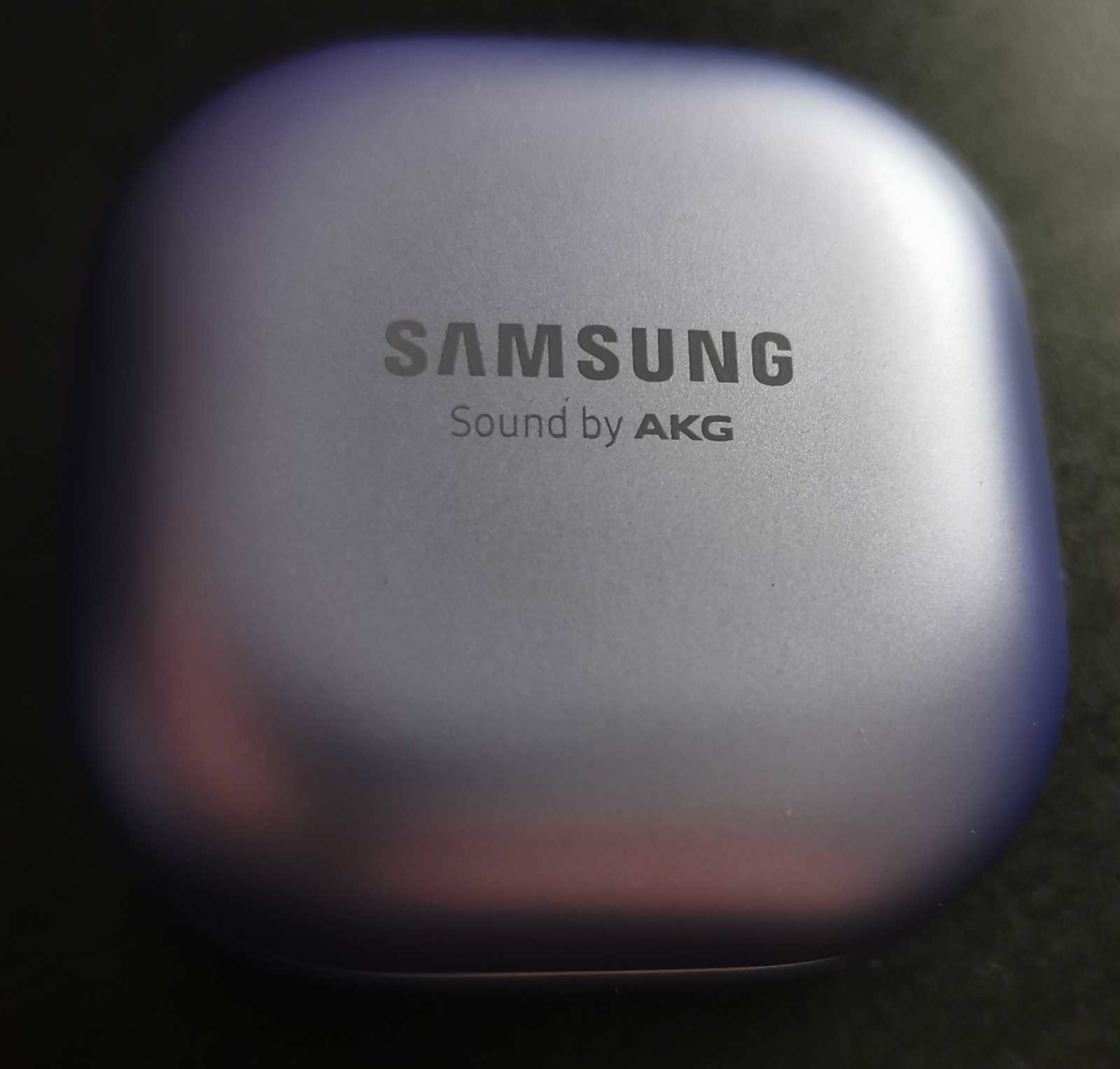 Jak se hraje na Samsung Z Fold 3 se sluchátky Galaxy Buds Pro?