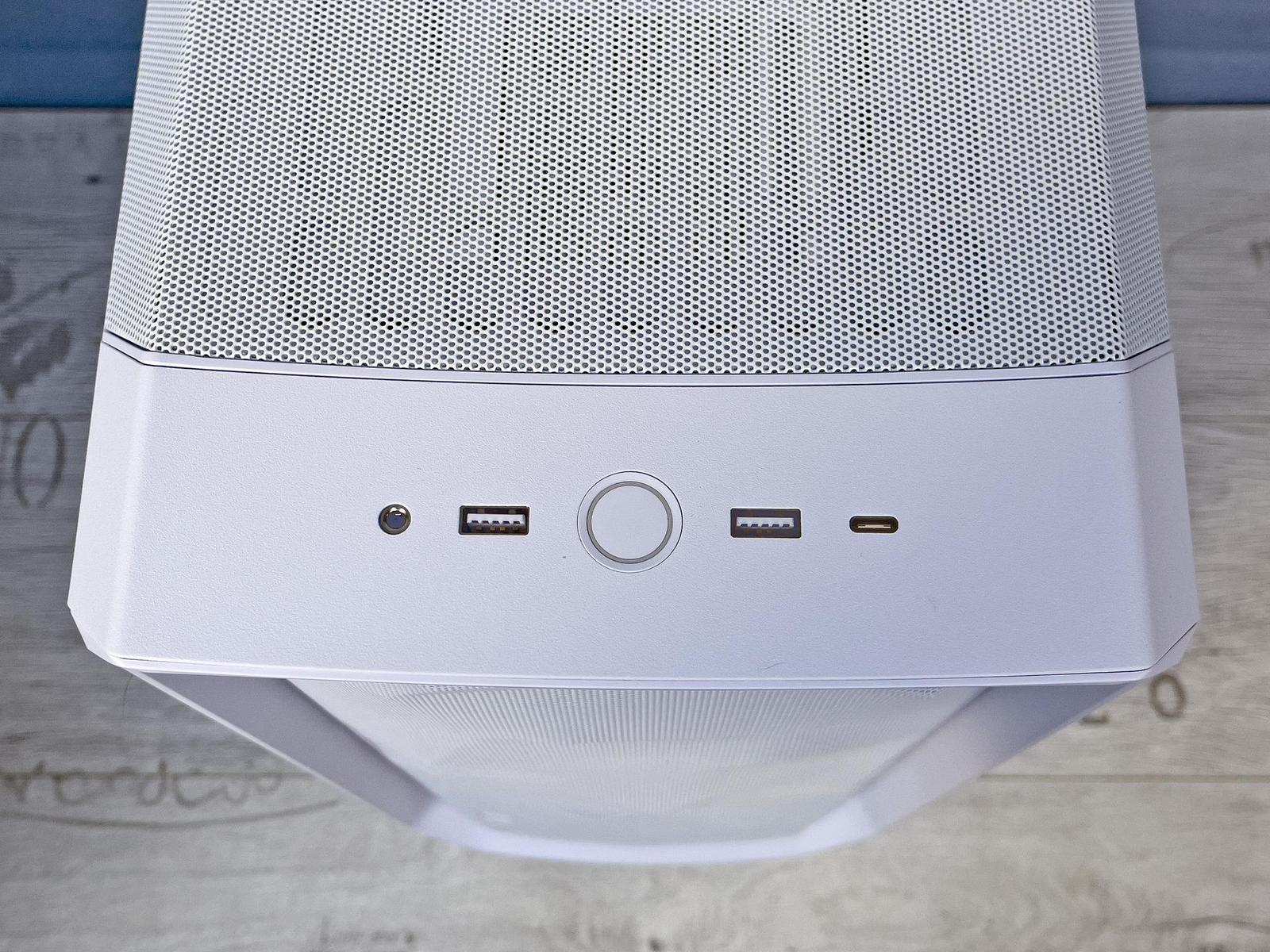 Test skříně Fractal Design Meshify 3 – tichá skála