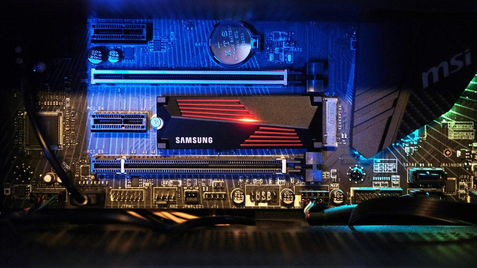 Využijte limitované akce, k Samsung 990 PRO s heatsinkem získáte kredit do PS Store