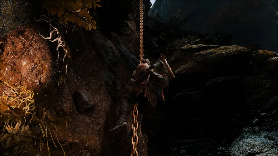 Sílu v pažích Kratosovi asi závidíme všichni, není se ostatně čemu divit - uzvednout "na benchi" celou skálu mu nedělá žádný problém. Mám takový pocit, že kdyby chtěl, vyleze po řetězu nejen bez pomoci nohou, ale i rukou.