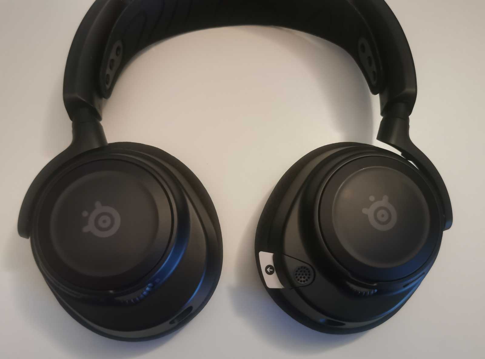 Recenze SteelSeries Arctis Nova 7, slušných sluchátek vyšší střední třídy