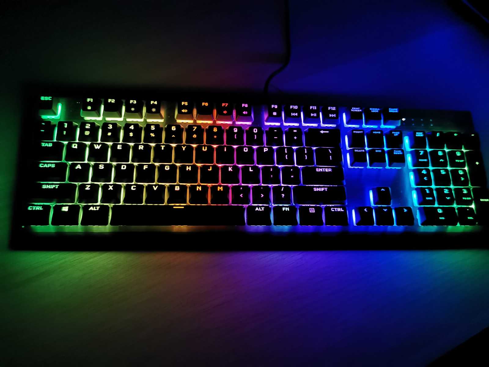 Corsair K60 RGB Pro (Cherry Viola)